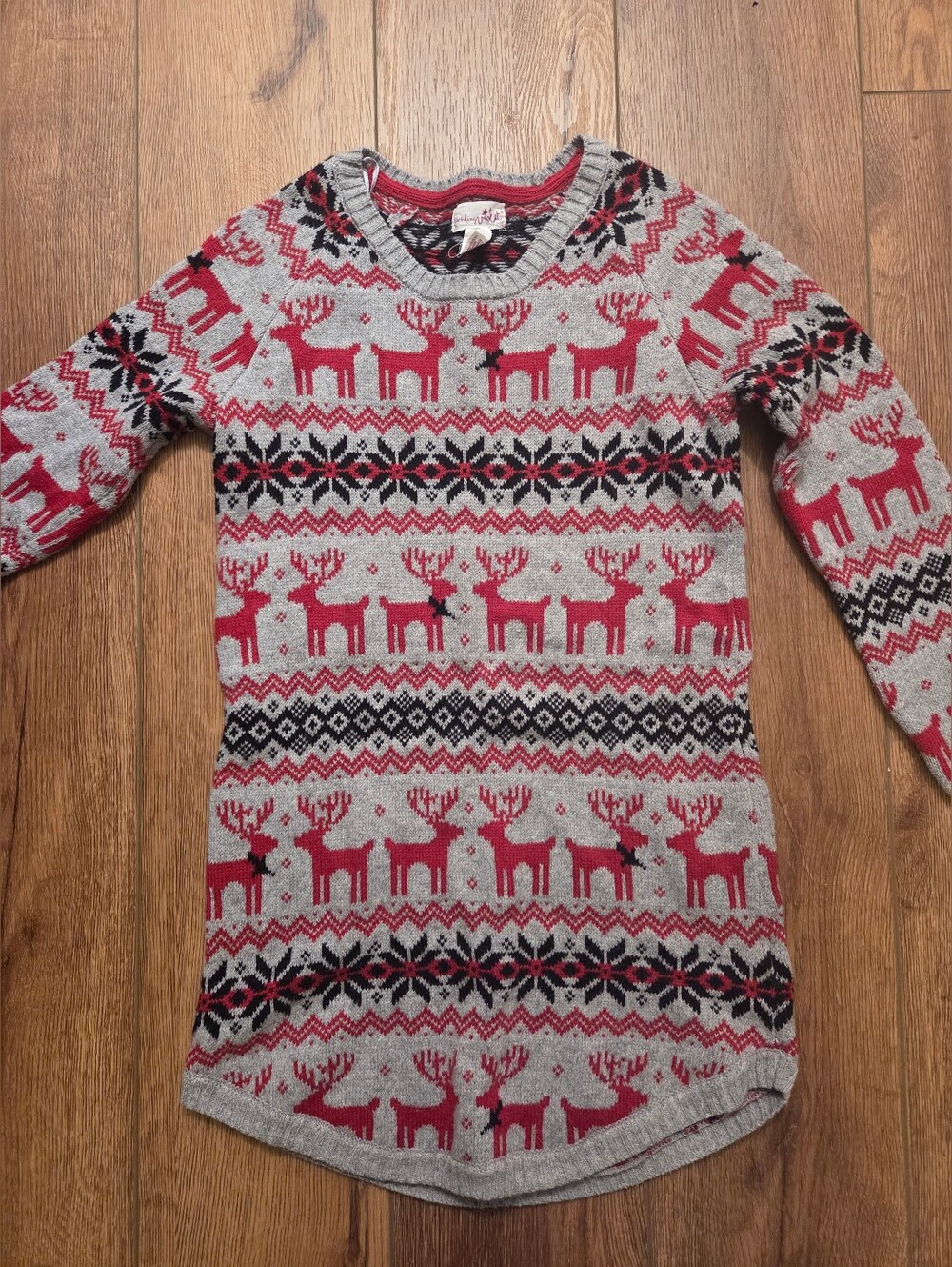 Cozy Red Reindeer Pattern Women's Sweater